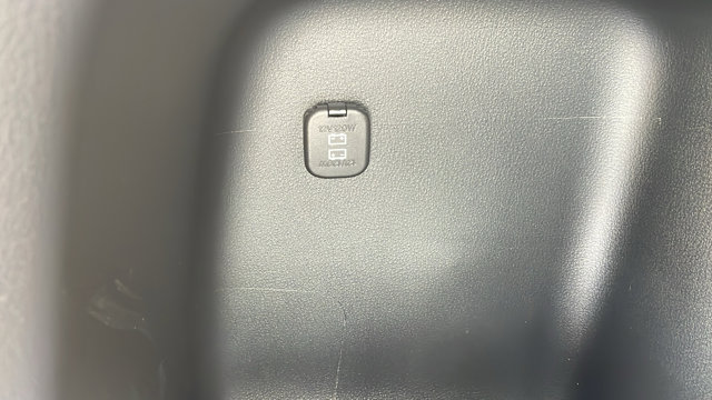 Vehicle image 31 of 41