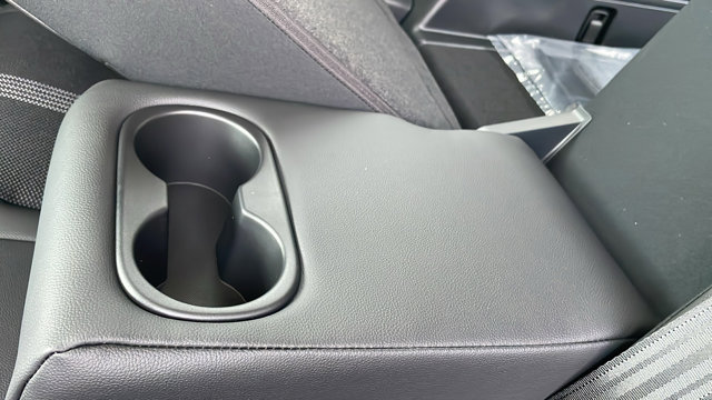 Vehicle image 25 of 41