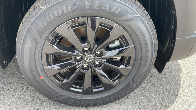 Vehicle image 11 of 41