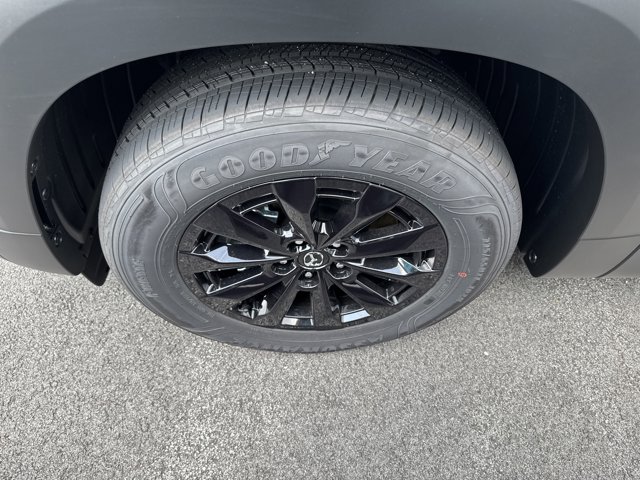 Vehicle image 8 of 9
