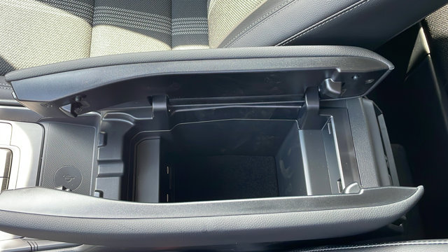 Vehicle image 29 of 42