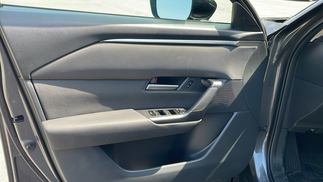 Vehicle image 23 of 42