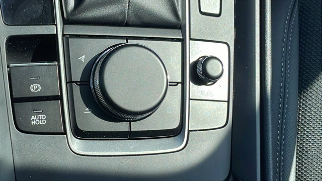 Vehicle image 27 of 42