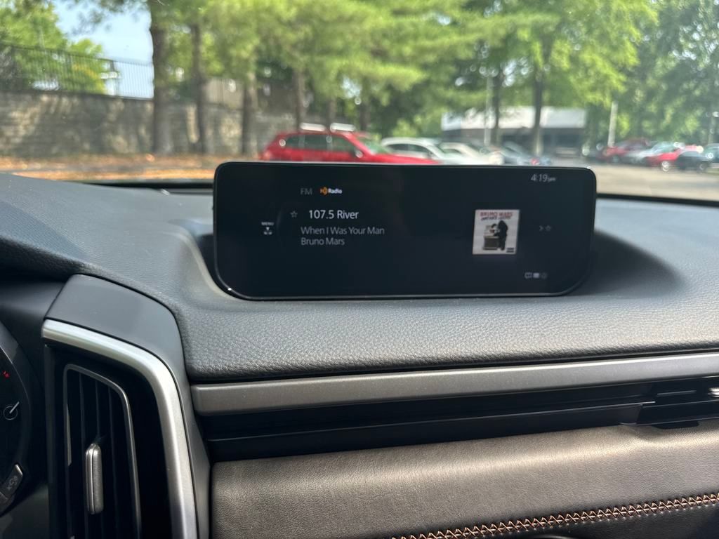 Vehicle image 18 of 40