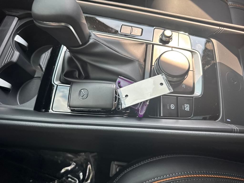 Vehicle image 29 of 40