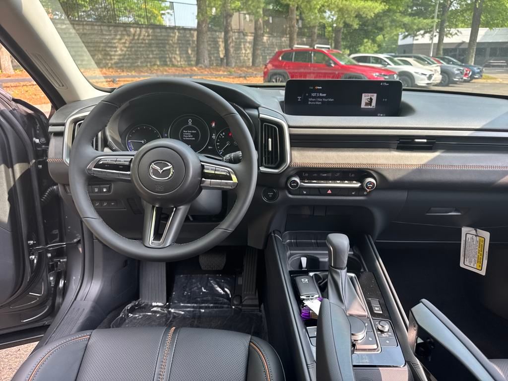 Vehicle image 12 of 40