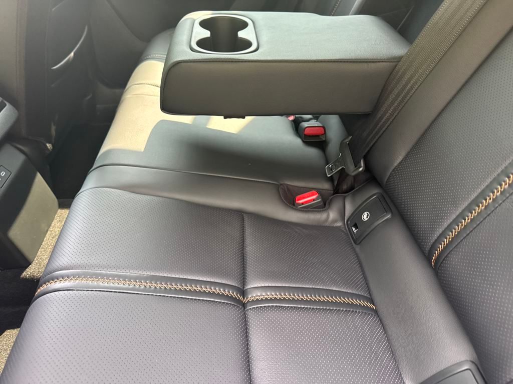 Vehicle image 35 of 40
