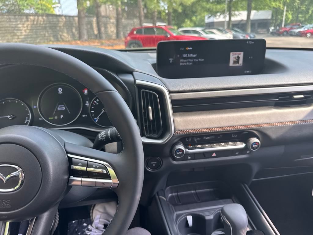 Vehicle image 17 of 40