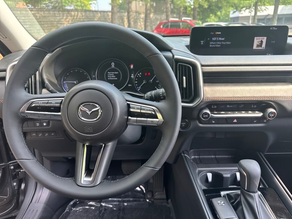 Vehicle image 13 of 40