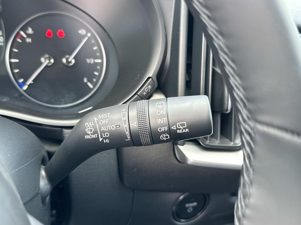 Vehicle image 19 of 36