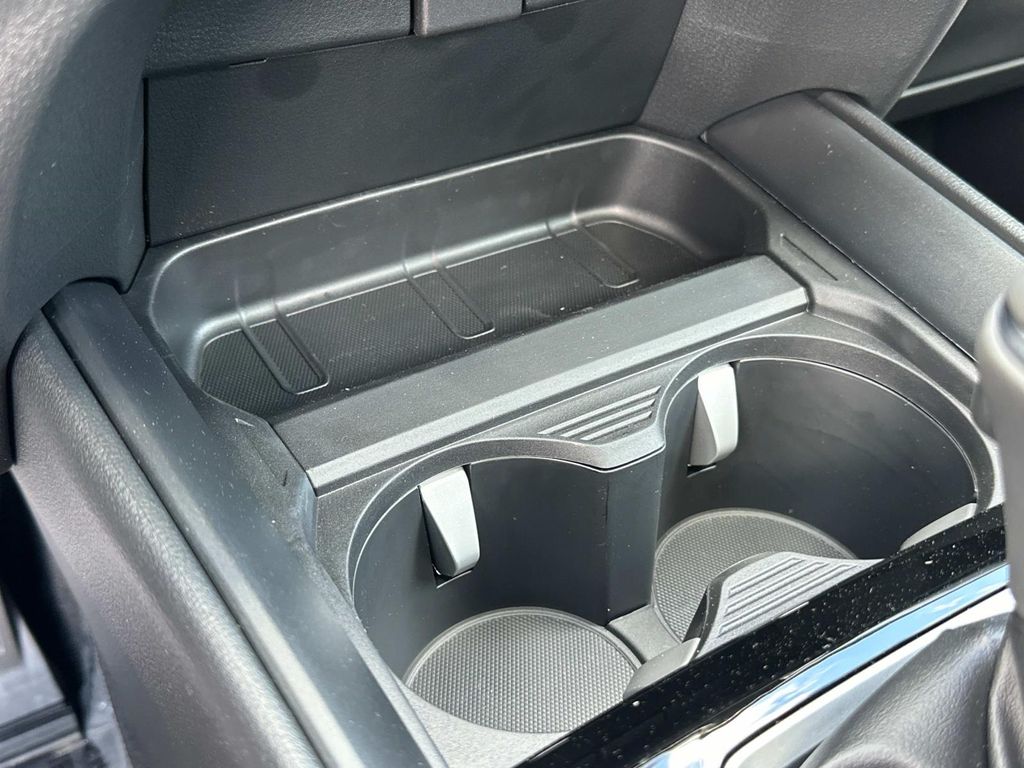 Vehicle image 11 of 36