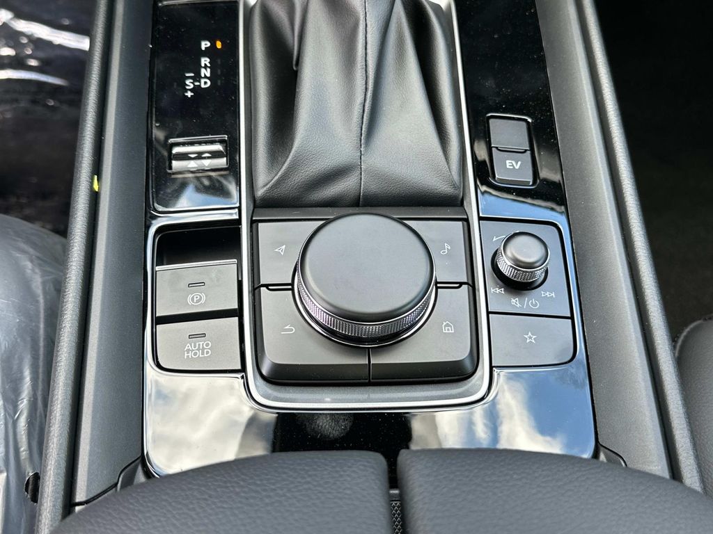Vehicle image 13 of 36