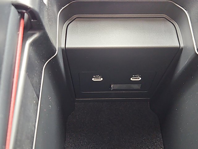 Vehicle image 15 of 20
