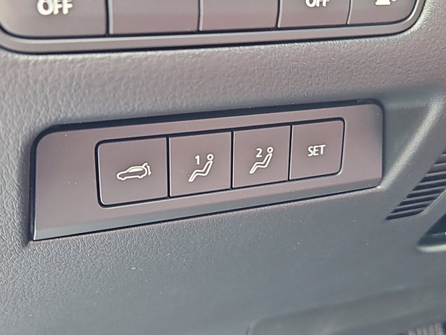 Vehicle image 13 of 20