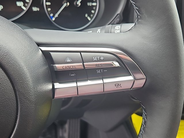 Vehicle image 17 of 20