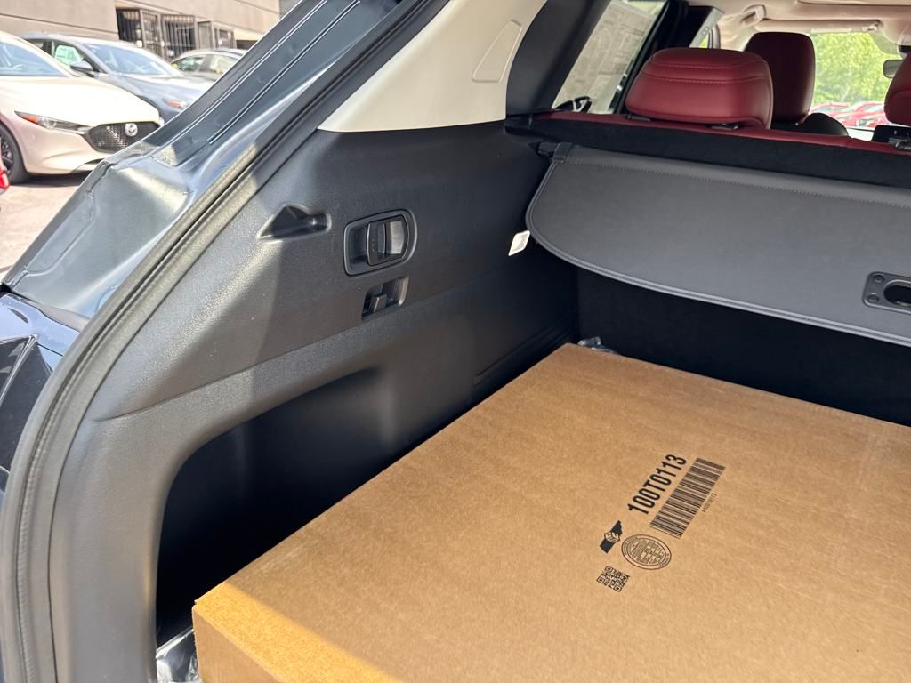 Vehicle image 37 of 40