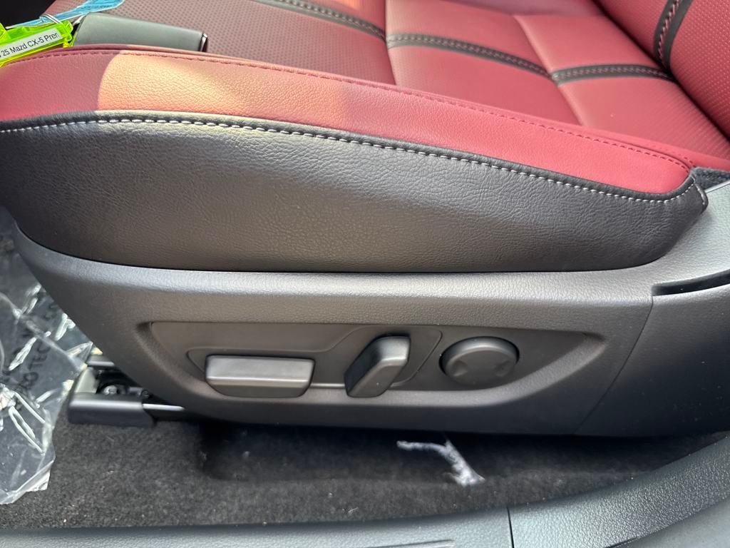 Vehicle image 32 of 40