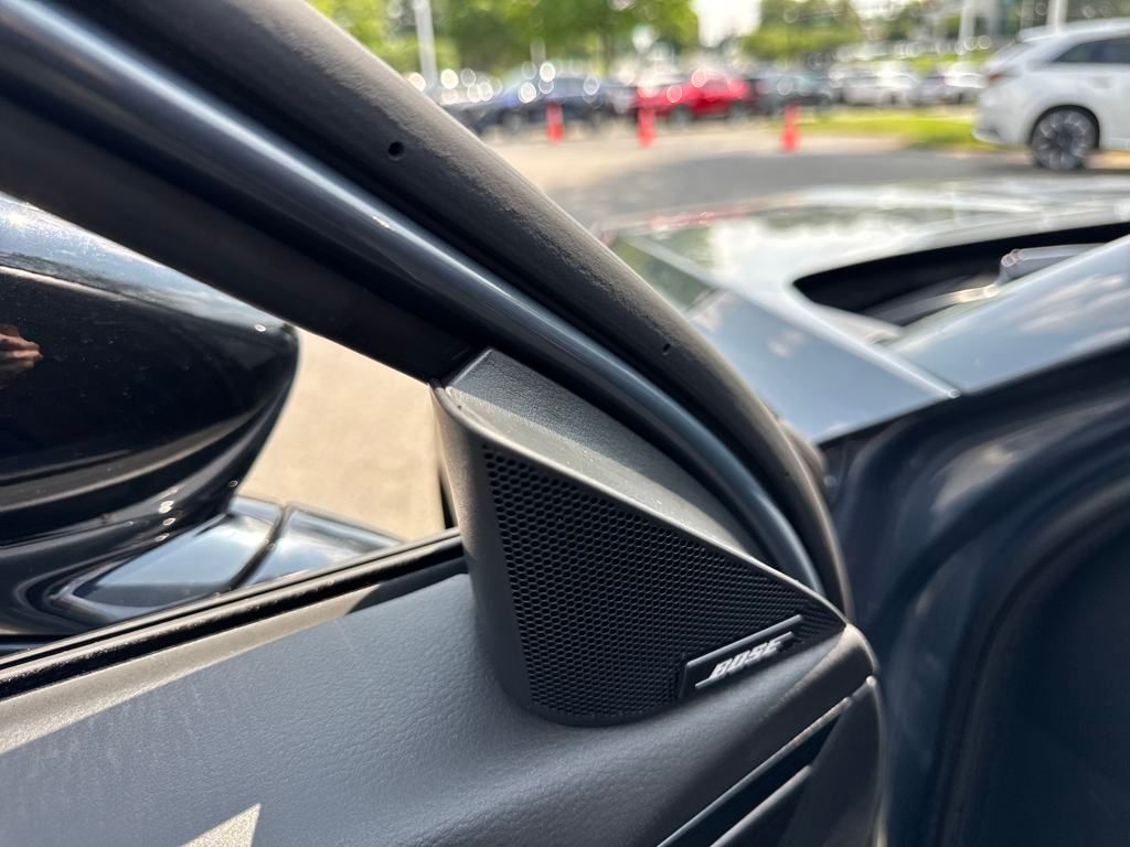 Vehicle image 31 of 40
