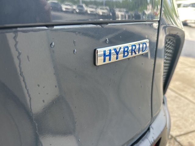 Vehicle image 34 of 39