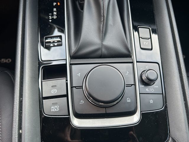 Vehicle image 25 of 39