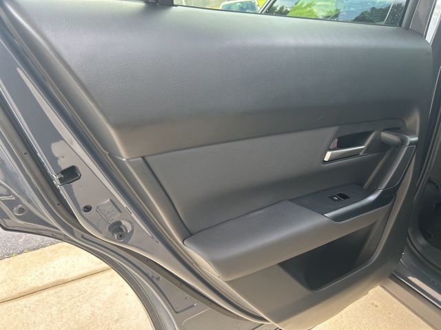 Vehicle image 28 of 39