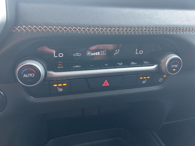Vehicle image 24 of 39
