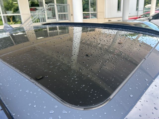 Vehicle image 14 of 39