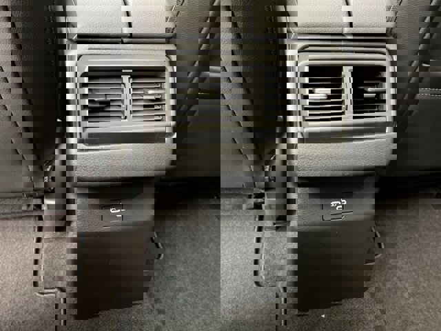 Vehicle image 19 of 41