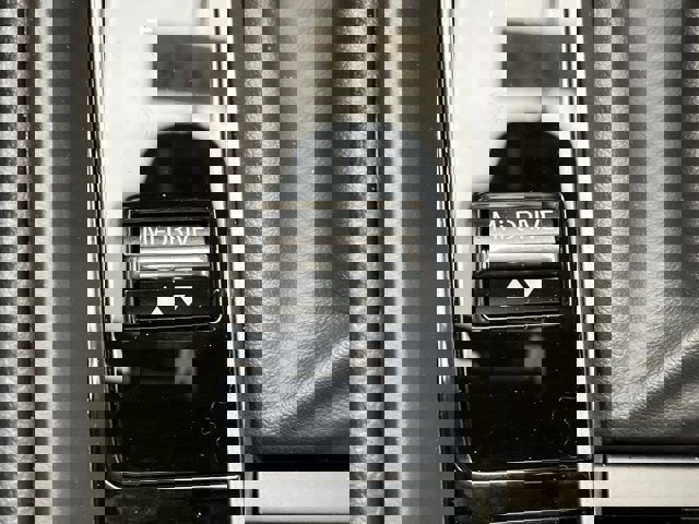 Vehicle image 23 of 41