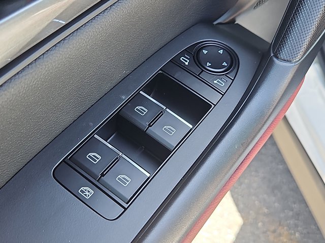 Vehicle image 18 of 20