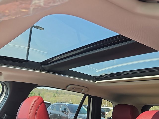 Vehicle image 8 of 20