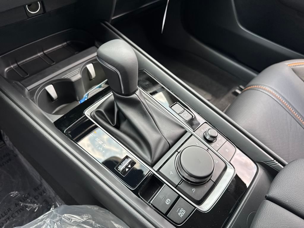 Vehicle image 24 of 39