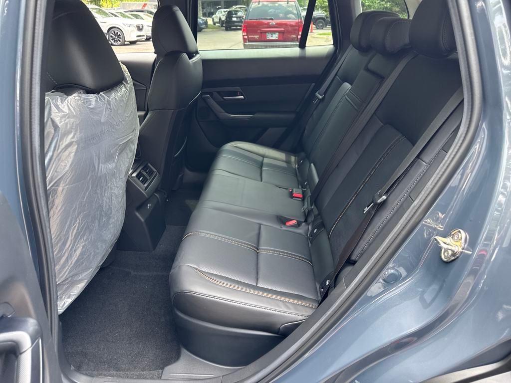 Vehicle image 25 of 39