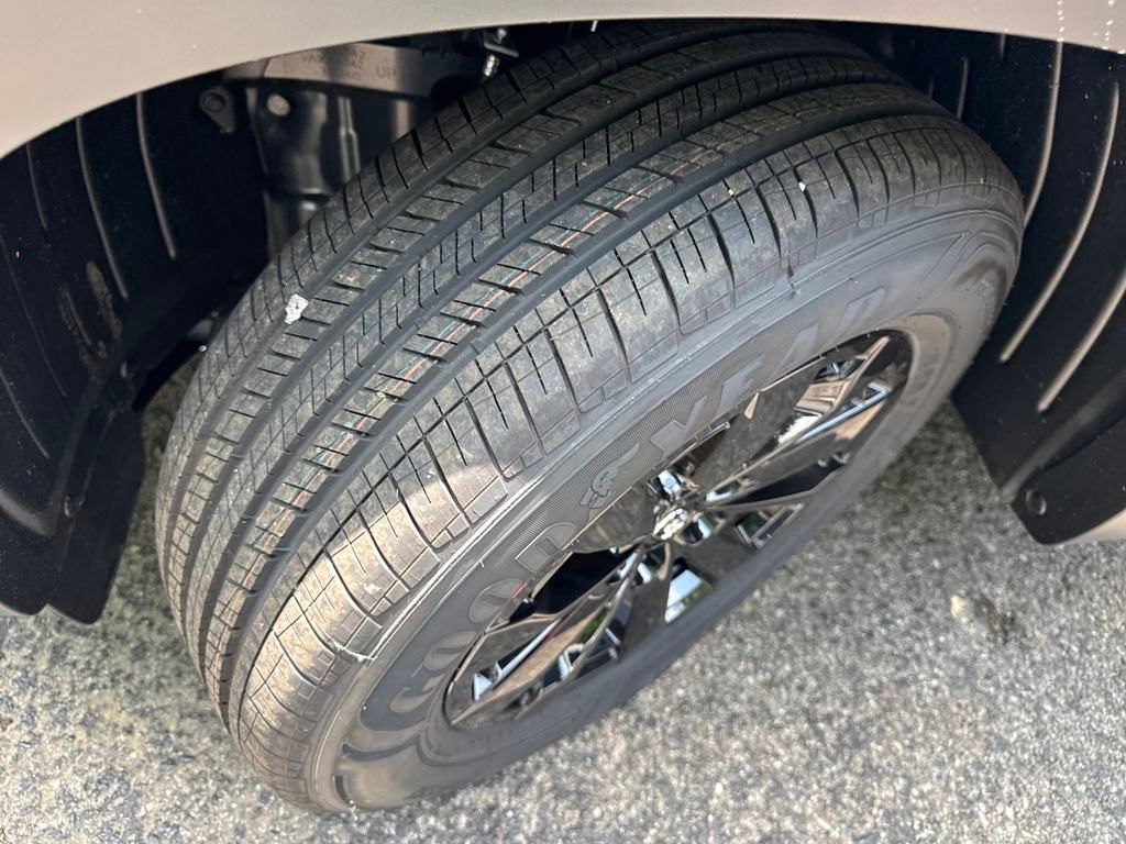 Vehicle image 28 of 39