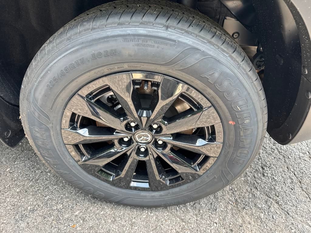 Vehicle image 27 of 39
