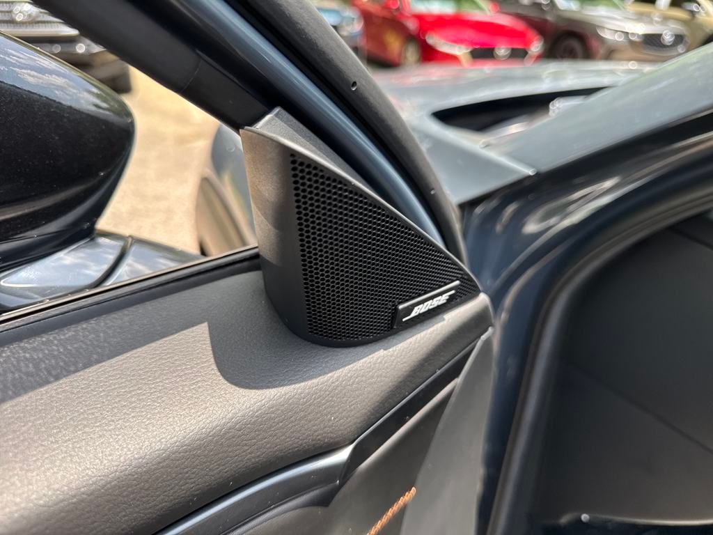 Vehicle image 31 of 39