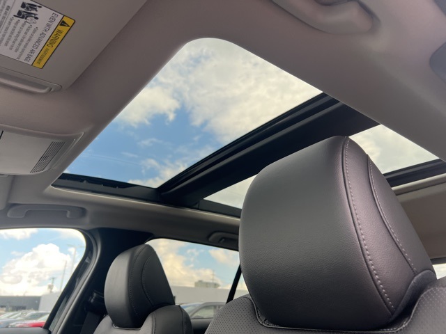 Vehicle image 25 of 40