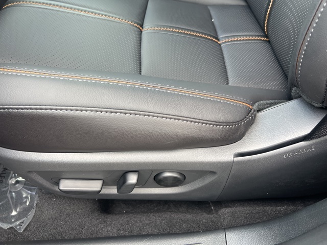 Vehicle image 23 of 40