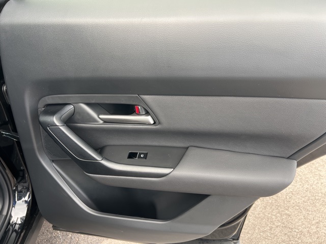 Vehicle image 31 of 40