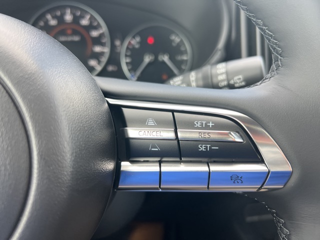 Vehicle image 35 of 40
