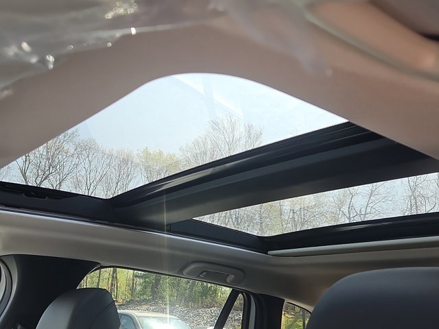 Vehicle image 8 of 20