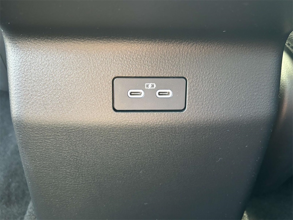Vehicle image 28 of 35