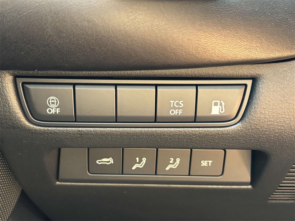 Vehicle image 16 of 35