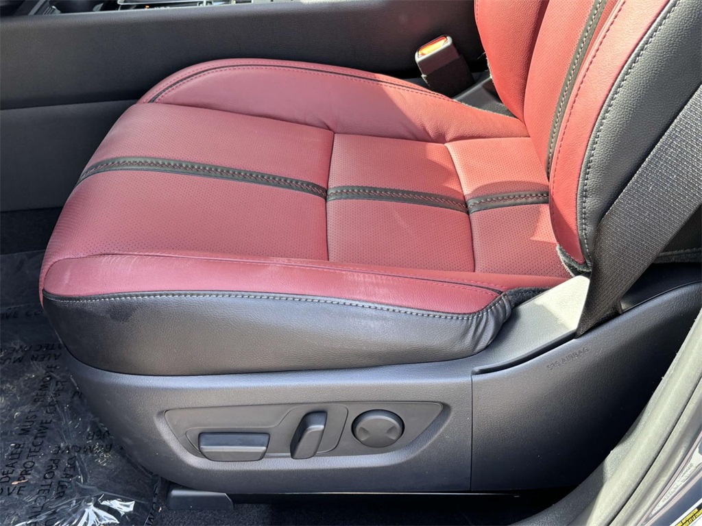 Vehicle image 9 of 35