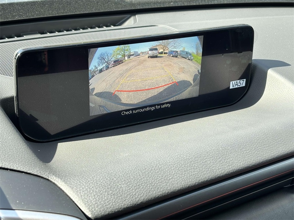 Vehicle image 21 of 35