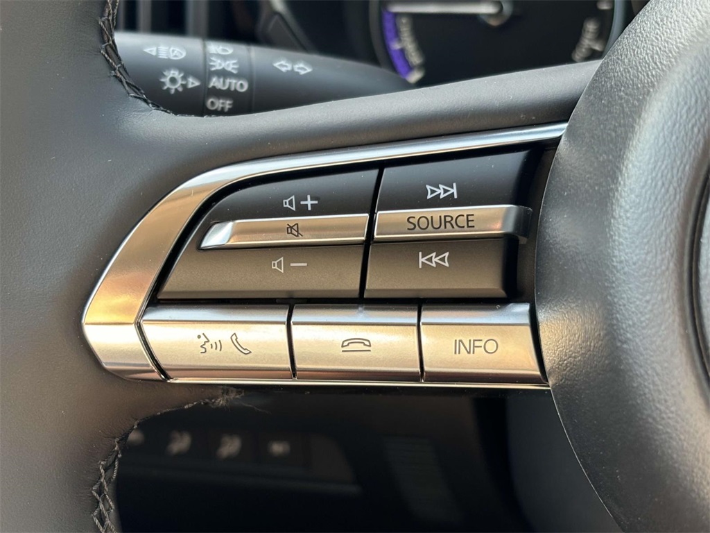 Vehicle image 17 of 35