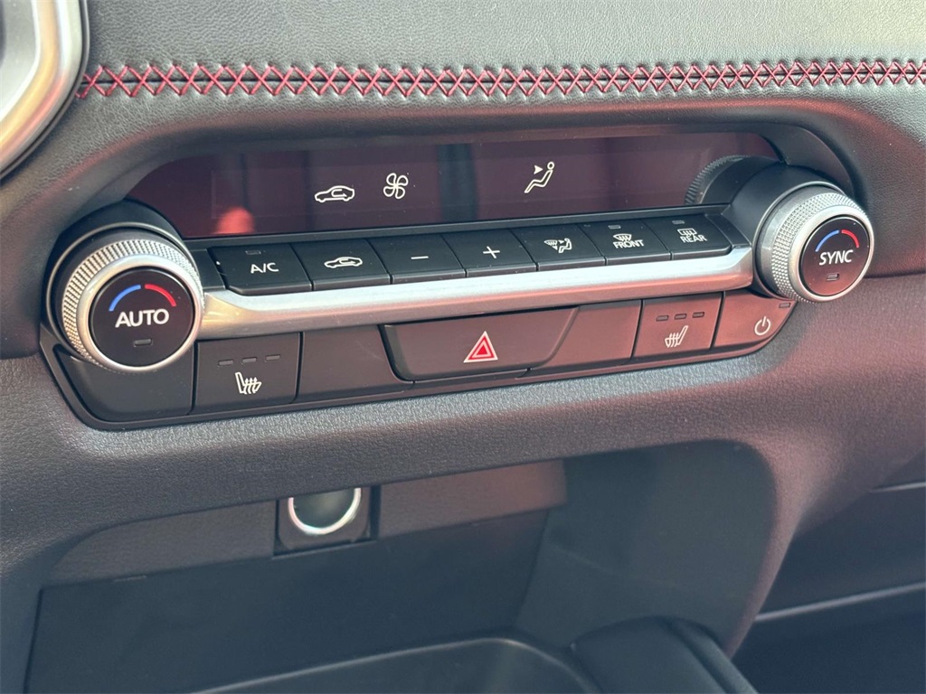 Vehicle image 22 of 35