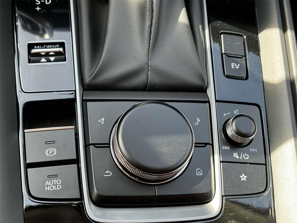 Vehicle image 24 of 35