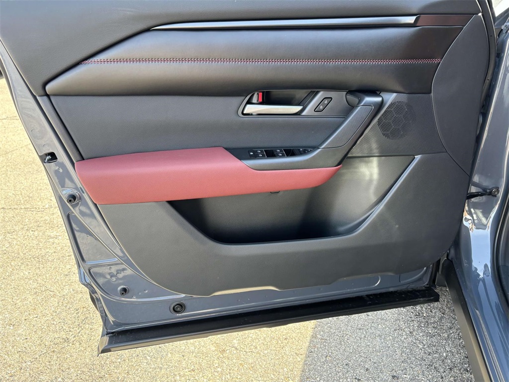 Vehicle image 13 of 35