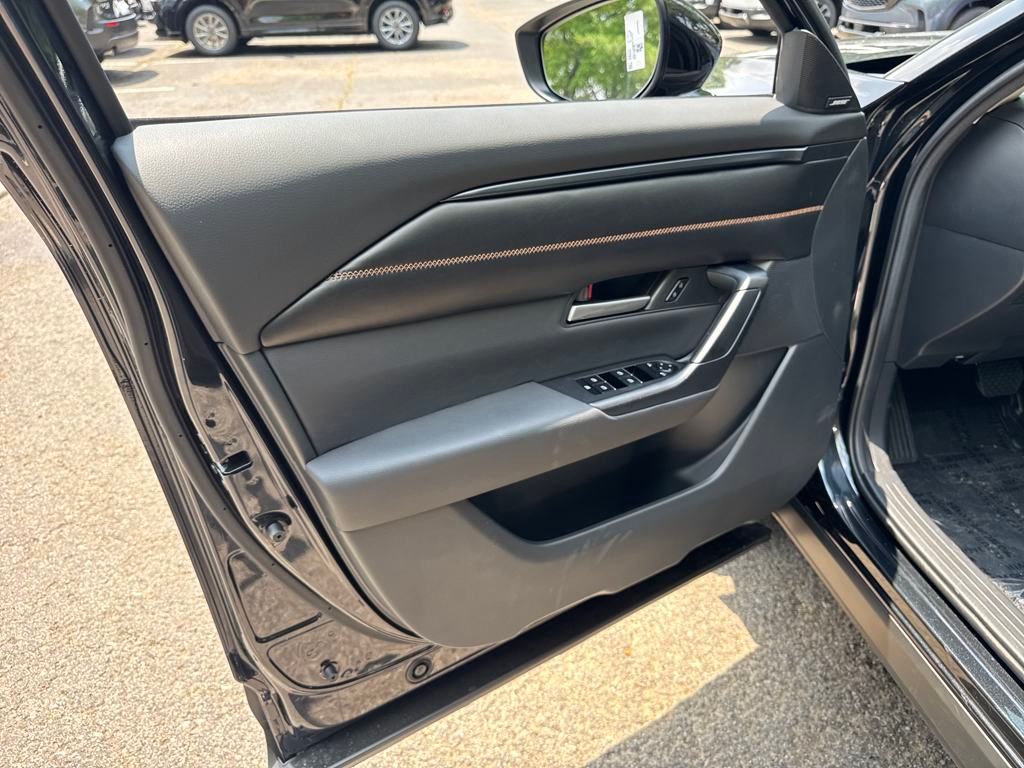 Vehicle image 10 of 38